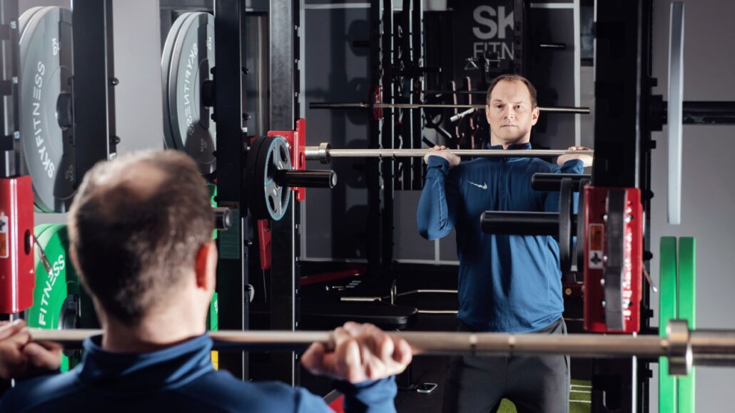 Hvor tidlig kan man begynne å trene etter Covid-19? - SKY Fitness